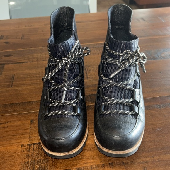 Sorel Sandy Wedge Boots - Picture 3 of 10